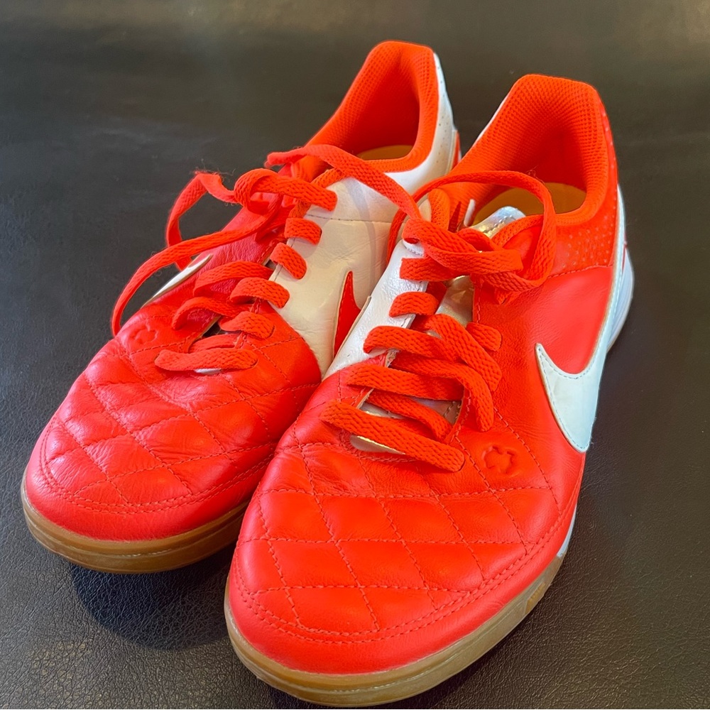 Nike Indoor Soccer Youth Shoes